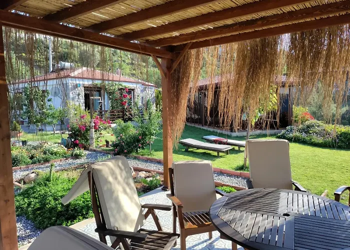 Harmanyeri Tatilevi B&B *